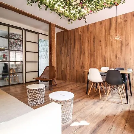 Apartment La Casita De Lola By Urbanhosting